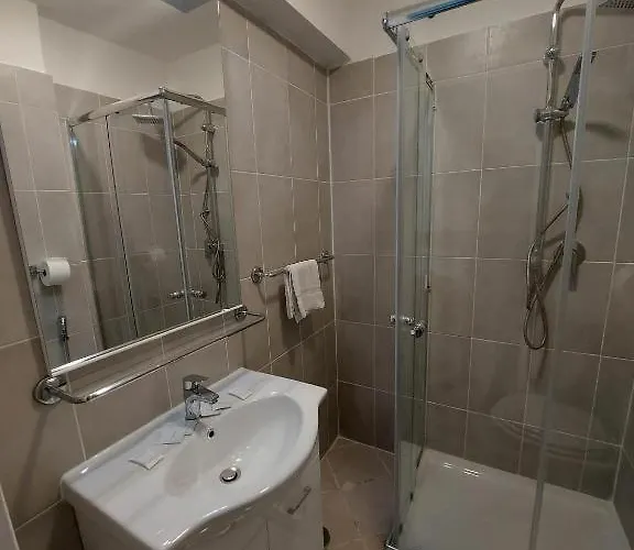 Oscar Hotel 2*